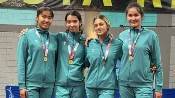 Командные соревнования Кубка мира по фехтованию прошли успешно для отечественных атлетов - Sputnik Узбекистан