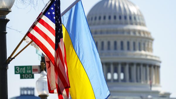 Флаги США и Украины на фоне Капитолия. - Sputnik Ўзбекистон