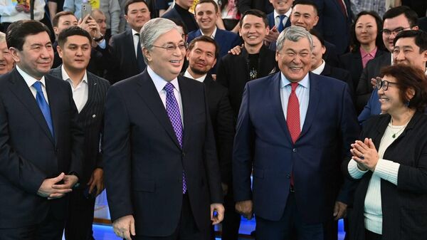 Токаев в республиканском общественном штабе своих сторонников - Sputnik Узбекистан