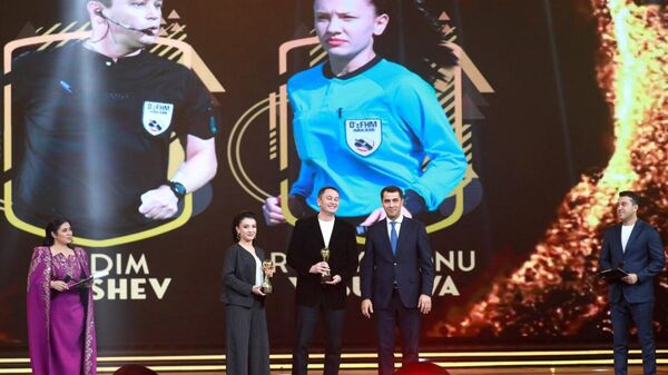 Награждение лучших в сфере узбекского футбола  - Sputnik Ўзбекистон