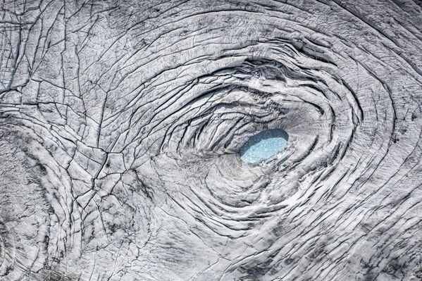 Снимок &quot;Альпийские сумерки&quot; австрийского фотографа Мити Кобаль сделан на леднике Шлатенкес. - Sputnik Узбекистан
