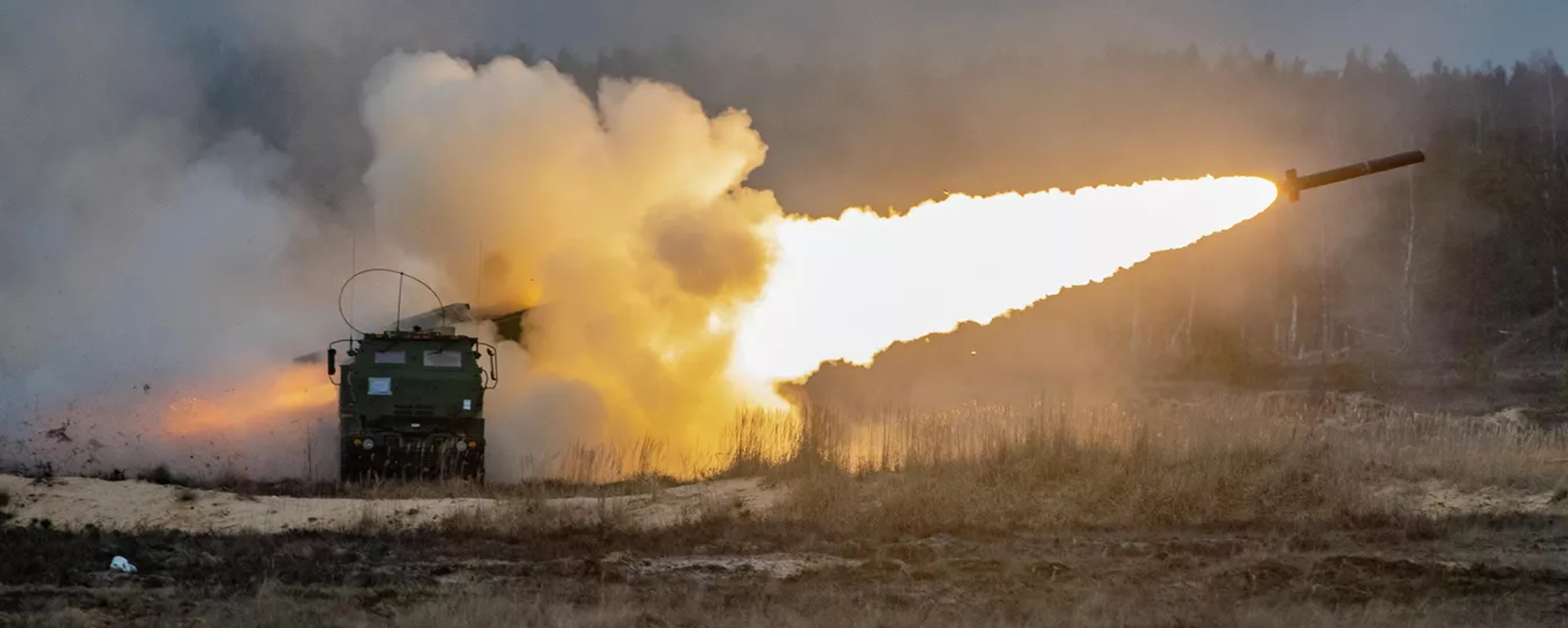 Ракетно-артиллерийская система оперативно-тактического назначения HIMARS - Sputnik Ўзбекистон, 1920, 02.03.2026