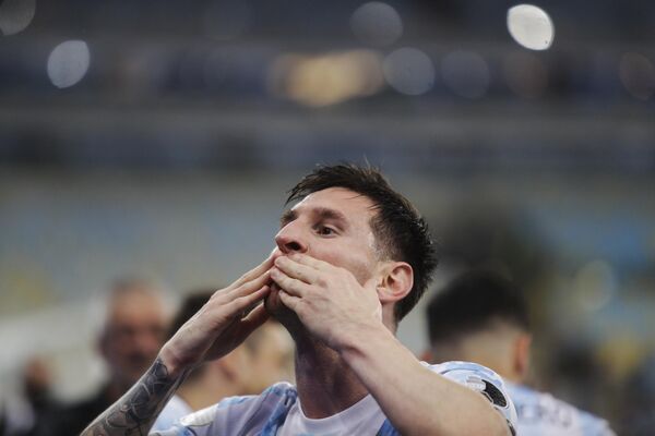 Argentiva va dunyo futboli yulduzi Lionel Messi - Sputnik O‘zbekiston