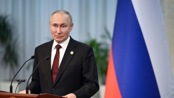 Press-konferentsiya Putina posle sammita YEAES - Sputnik Oʻzbekiston
