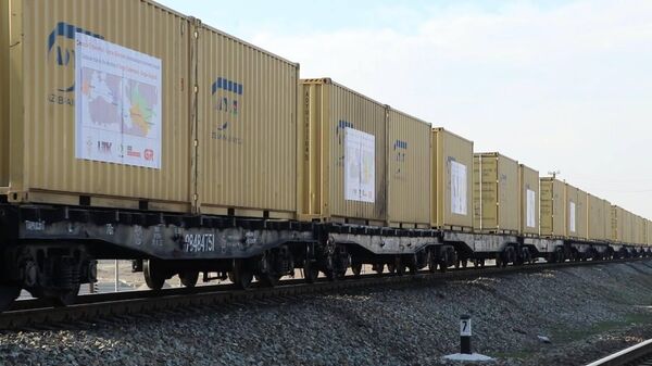 Узбекистан запустил новый контейнерный поезд в ЕС через Закавказье - Sputnik Узбекистан