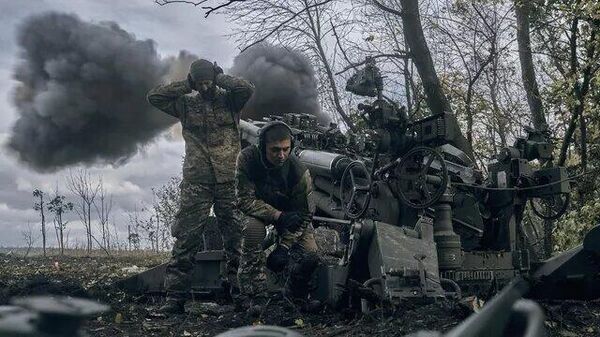 Украинские военные ведут огонь - Sputnik Ўзбекистон