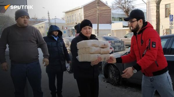 Время добрых дел: узбекистанцы в Туле собрали тонну гуманитарной помощи для Мариуполя - Sputnik Узбекистан