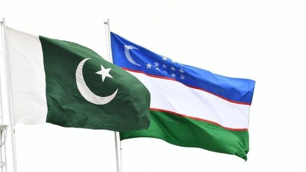 Flagi Uzbekistana i Pakistana  - Sputnik O‘zbekiston