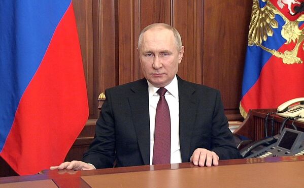 2022 yil 24-fevral kuni Rossiya prezidenti Vladimir Ukrainada maxsus harbiy o‘tkazilishini e’lon qildi.  - Sputnik O‘zbekiston