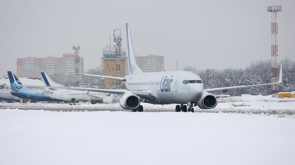 Аэропорт закрыт из-за снегопада - Sputnik Ўзбекистон