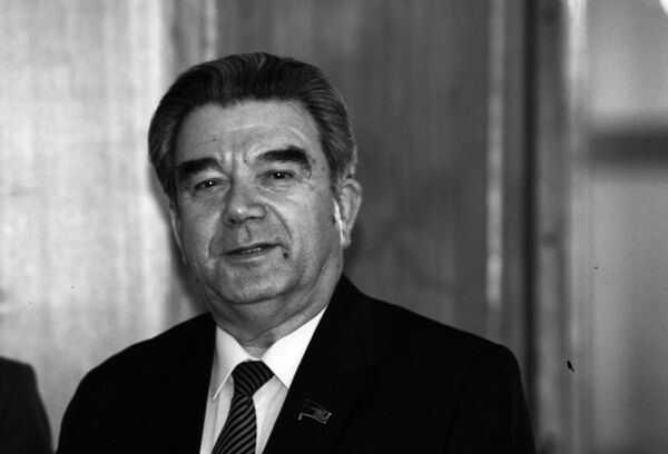 Рафик Нишанович Нишанов, первый секретарь ЦК Компартии Узбекистана, 1988 год. - Sputnik Узбекистан