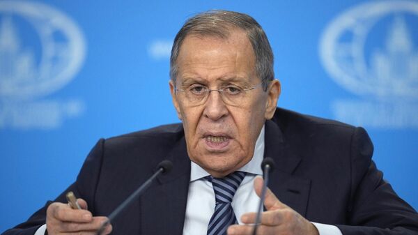 Ministr inostrannix del Rossii Sergey Lavrov na yejegodnoy press-konferensii v Moskve 18-yanvarya 2023 goda. - Sputnik O‘zbekiston
