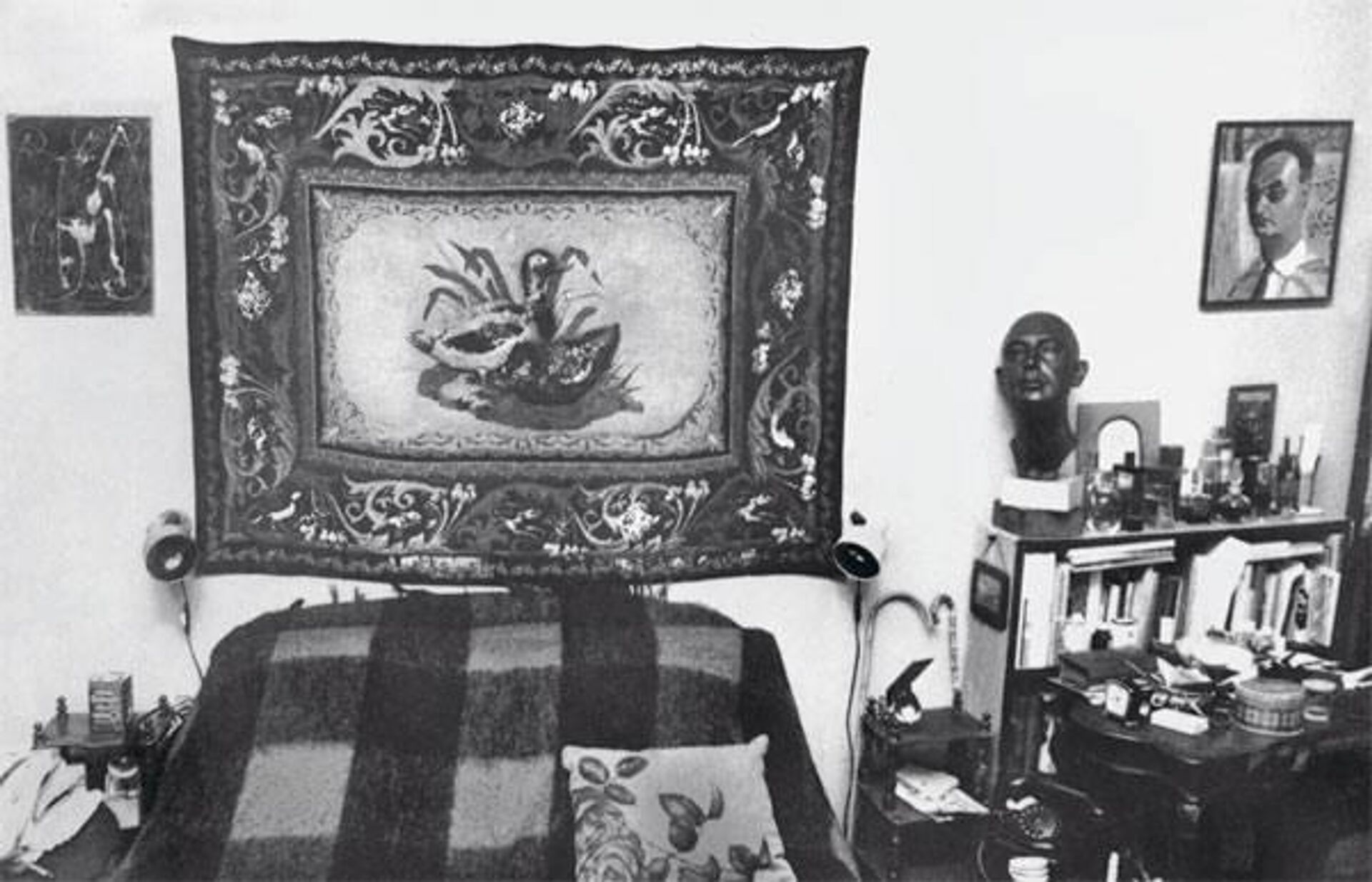 Квартира Лили Брик была украшена вещами, привезенными из Туркестана - Sputnik Узбекистан, 1920, 19.01.2023