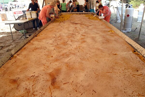Самый большой тыквенный пирог, когда-либо приготовленный в ЮАР. - Sputnik Узбекистан