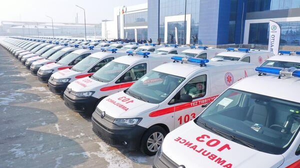 Службы скорой помощи в регионах получили 110 Volkswagen Caddy - Sputnik Ўзбекистон