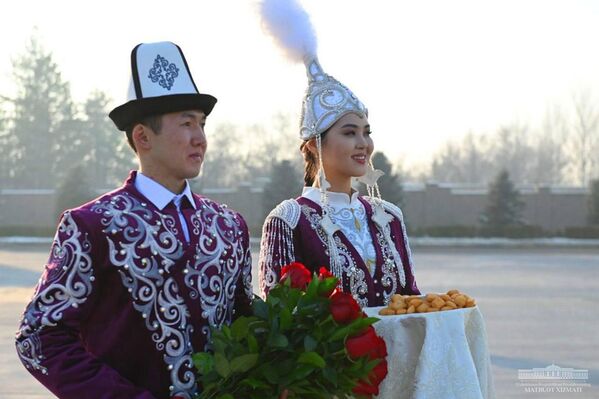 Президент Шавкат Мирзиёев прибыл государственным визитом в Бишкек. - Sputnik Узбекистан