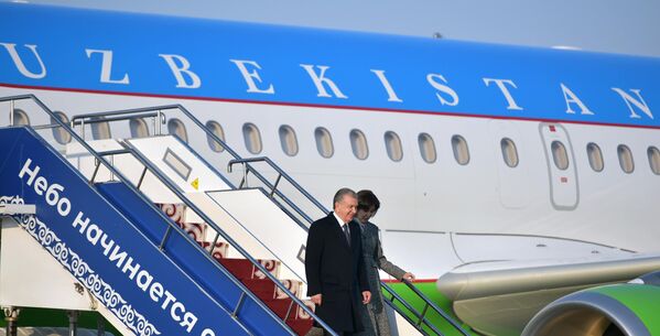 Президент Шавкат Мирзиёев прибыл государственным визитом в Бишкек. - Sputnik Узбекистан