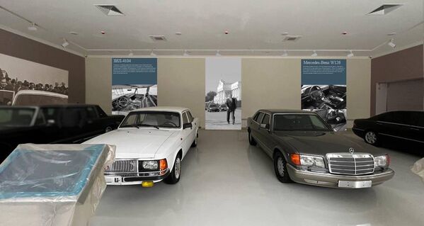 Волга&quot; ГАЗ-31 и Mercedes-Benz W126 в музее Ислама Каримова. - Sputnik Узбекистан