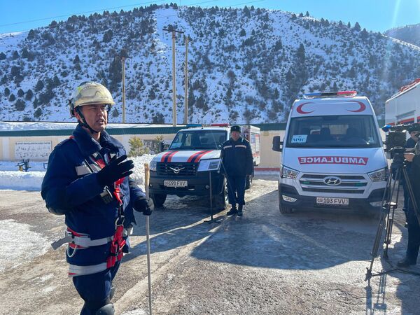Дежурят на постах спасатели, врачи и сотрудники УБДД. - Sputnik Узбекистан