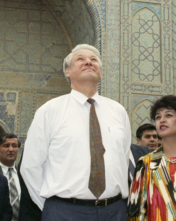 Ельцин в Самарканде. - Sputnik Узбекистан