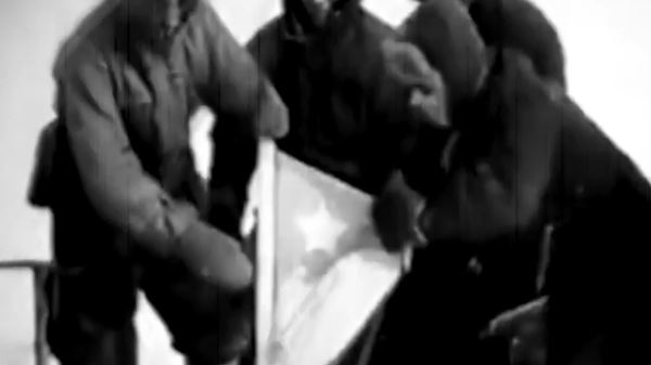 Совет альпинистлари 1943 йилнинг февраль ойида Вермахт байроқларини Эльбрус чўққисидан олиб ташлаган эди - Sputnik Ўзбекистон