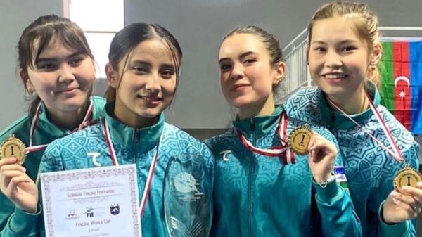 Узбекистанские спортсменки завоевывают медали на Кубке мира по фехтованию - Sputnik Узбекистан