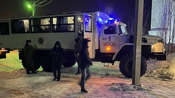 Из-за непогоды спасателями эвакуировано 93 человека с дорог в Актюбинской области - Sputnik Ўзбекистон