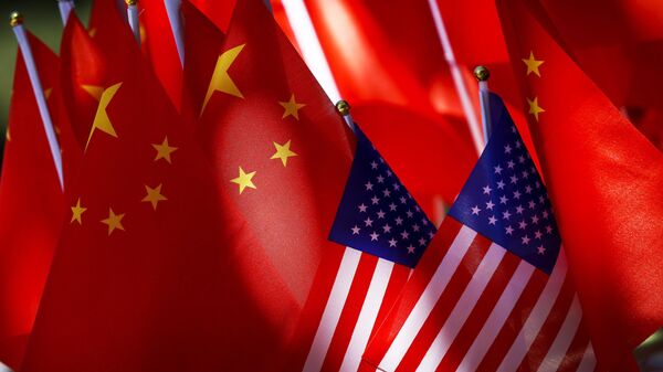 Флаги Китая и США. Архивное фото - Sputnik Ўзбекистон