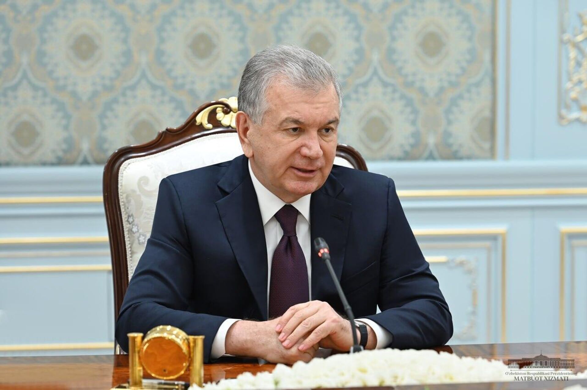 президент узбекистана фото