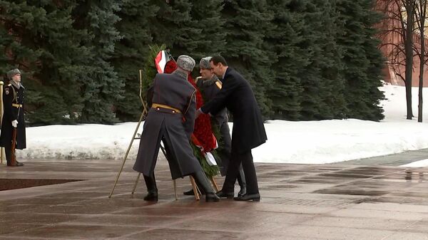 Башар Асад на памятной церемонии у Могилы Неизвестного Солдата - Sputnik Ўзбекистон
