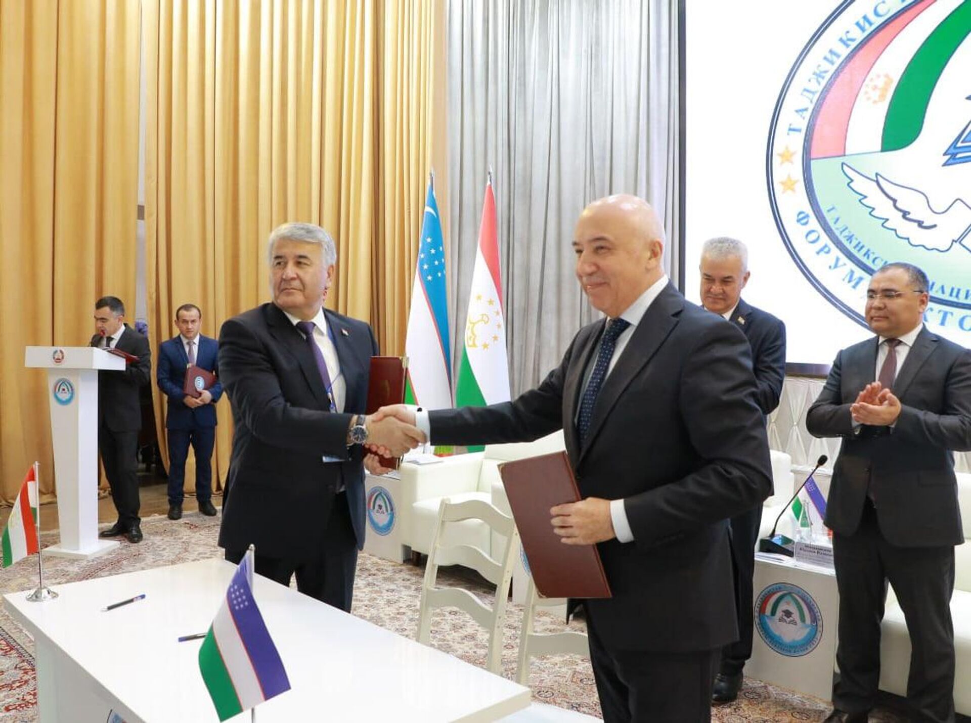 ВУЗы Узбекистана и Таджикистана подписали новые соглашения. - Sputnik Узбекистан, 1920, 16.03.2023
