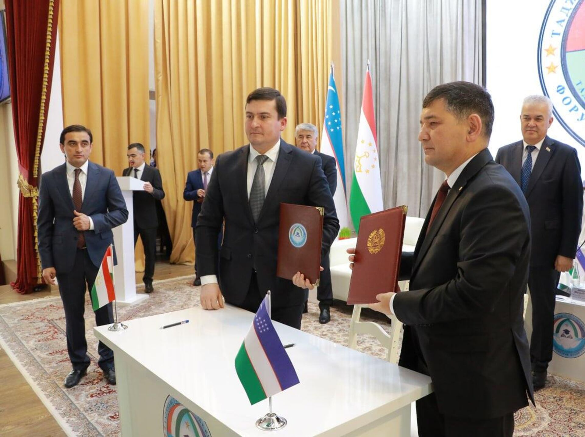 ВУЗы Узбекистана и Таджикистана подписали новые соглашения. - Sputnik Узбекистан, 1920, 16.03.2023