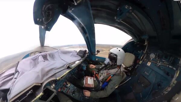 Su-34 na kruglosutochnom dejurstve: video iz kabinы pilotov - Sputnik Oʻzbekiston