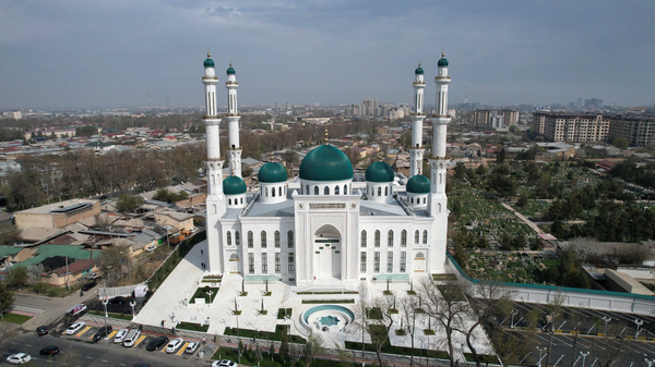 В Ташкенте открыто новое здание соборной мечети Исламабад. - Sputnik Узбекистан