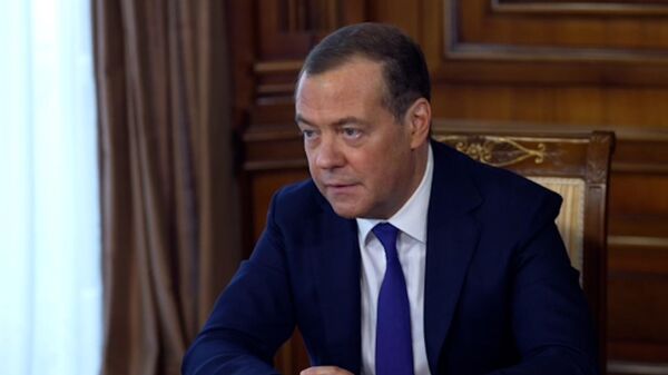 Медведев о превосходстве ядерных сил: Если бы не было этого, тогда бы точно разорвали на куски  - Sputnik Ўзбекистон