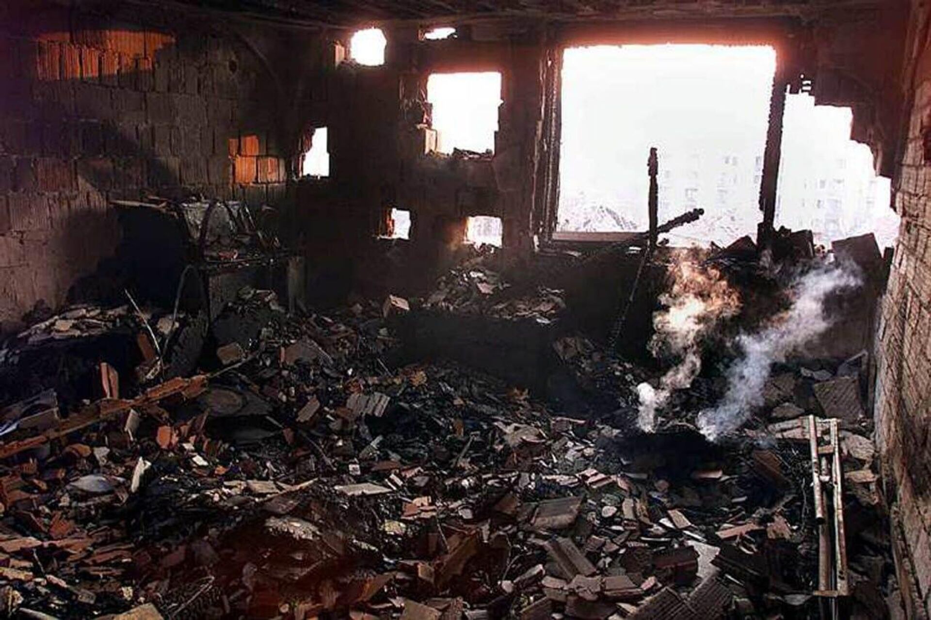 Последствия бомбардировки Югославии, 1999 год, 24 марта. - Sputnik Ўзбекистон, 1920, 24.03.2023