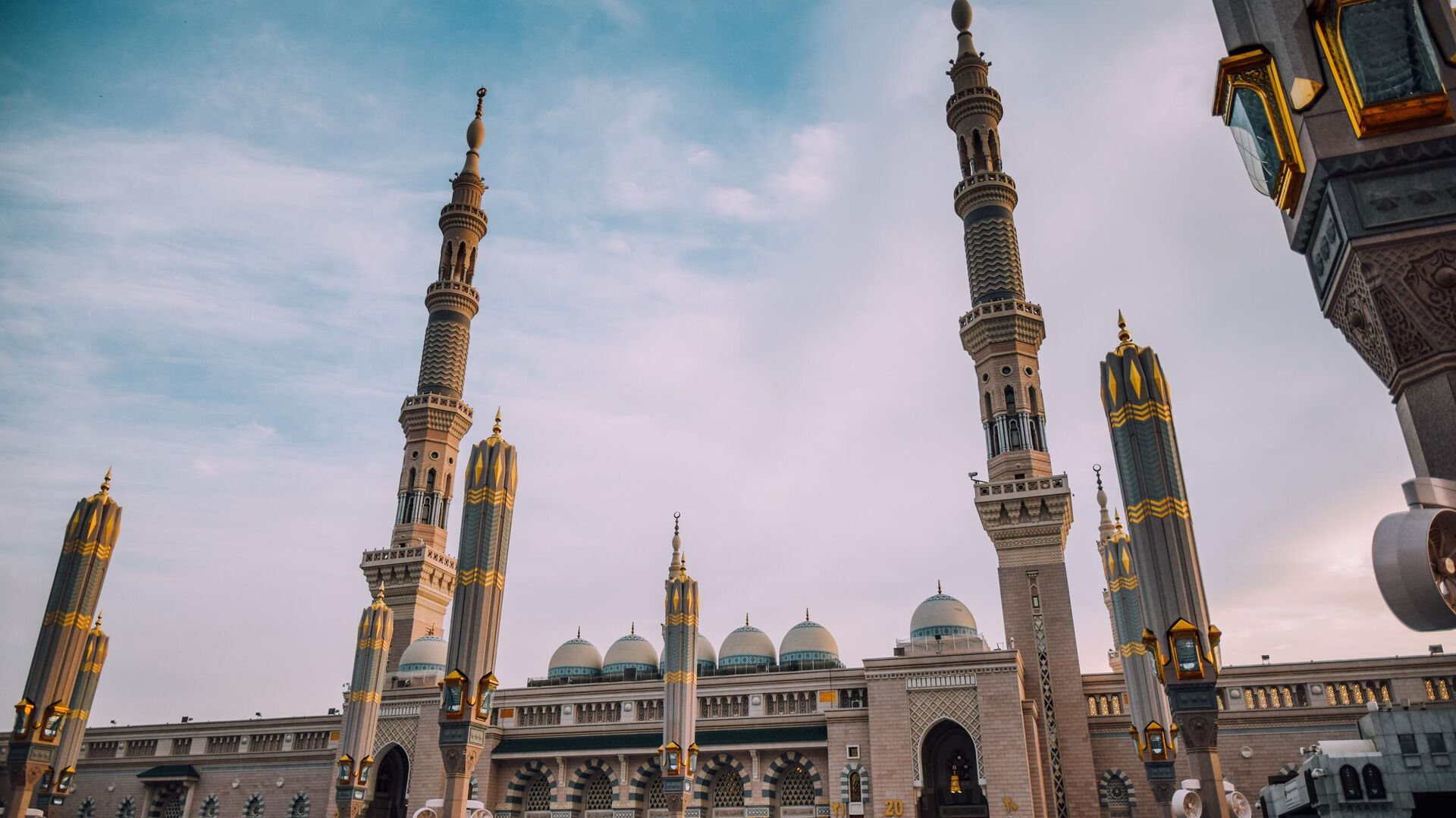  Мечеть Масджид ан-Набави в Медине, Саудовская Аравия - Sputnik Узбекистан, 1920, 07.08.2023
