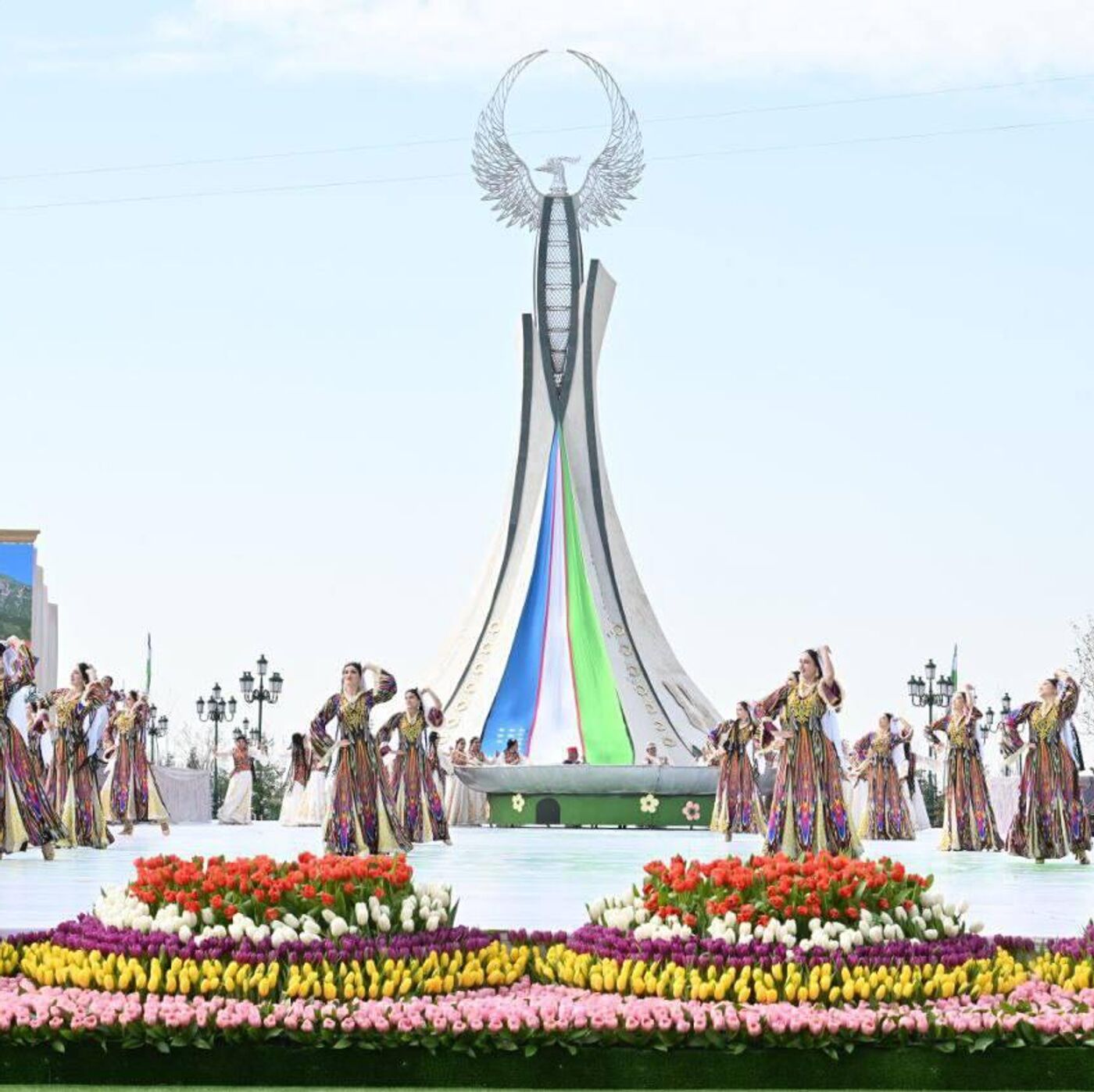 Porno video ogli singlisini tutdi