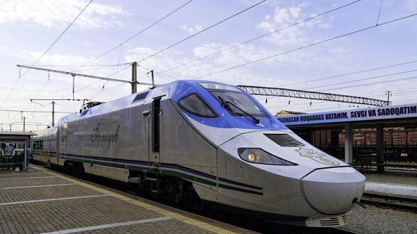 По маршруту Самарканд — Ташкент — Самарканд запустили дополнительный пассажирский поезд - Sputnik Узбекистан