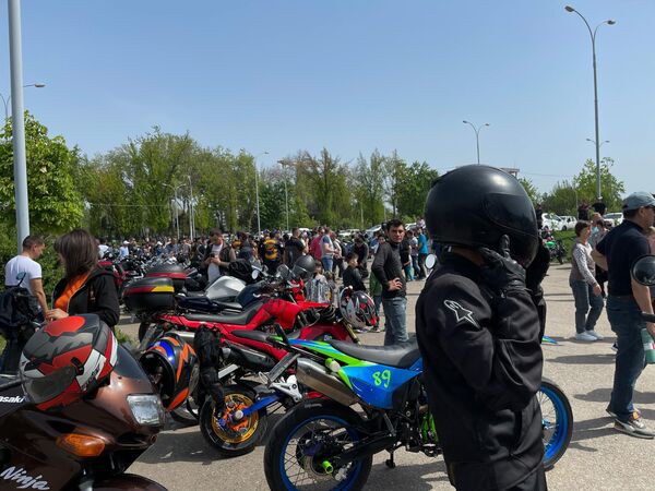 V Tashkente baykeri otkrili motosezon  - Sputnik O‘zbekiston