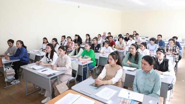 Студенты. Иллюстративное фото - Sputnik Узбекистан