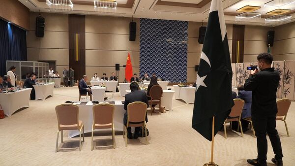Четырехсторонняя встреча Россия — Китай — Пакистан — Иран в рамках заседания министров иностранных дел стран-соседей Афганистана  - Sputnik Узбекистан