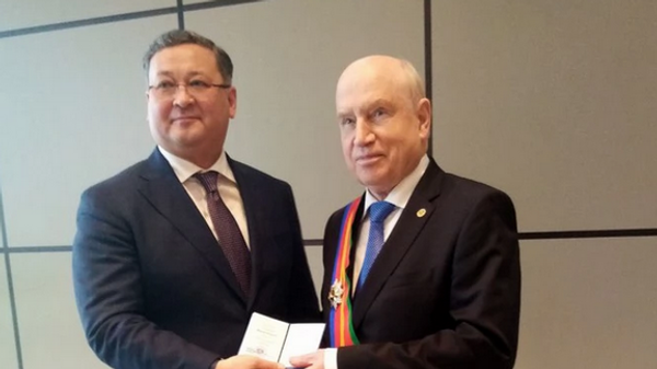 Generalnomu sekretaryu SNG Sergeyu Lebedevu vruchena gosudarstvennaya nagrada Kazaxstana - Sputnik O‘zbekiston