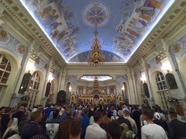 Пасхальные богослужения прошли во всех православных храмах и монастырях Узбекистана. - Sputnik Узбекистан