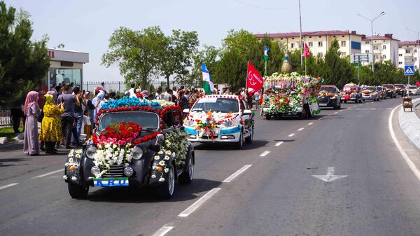 С 21 мая по 21 июня в Намангане пройдет 62-й Международный фестиваль цветов: Праздник красоты природы и культурного разнообразия! - Sputnik Узбекистан