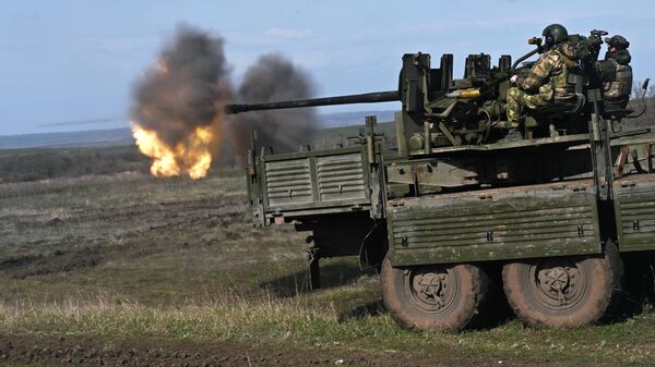 Боевая подготовка подразделений ВДВ на полигоне в зоне СВО. - Sputnik Узбекистан