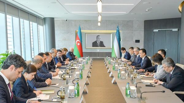 Лазиз Кудратов провел встречу с министром экономики Азербайджанской Республики Микаилом Джаббаровым - Sputnik Ўзбекистон