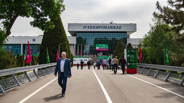 Национальный выставочный комплекс УзЭкспоЦентр, где проходит Международная промышленная выставка Иннопром. Центральная Азия, в Ташкенте. - Sputnik Ўзбекистон