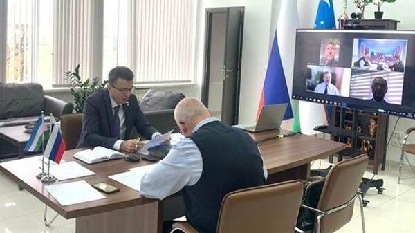 Круглый стол, посвященный предстоящему в Узбекистане 30 апреля референдуму по обновлению Конституции. - Sputnik Узбекистан