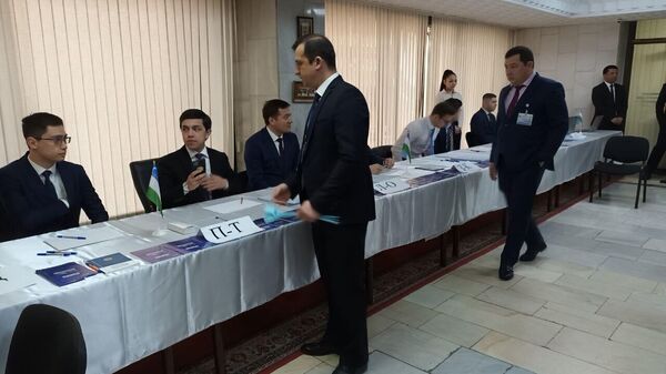  Посольстве Узбекистана в Москве началось голосование соотечественников - Sputnik Ўзбекистон